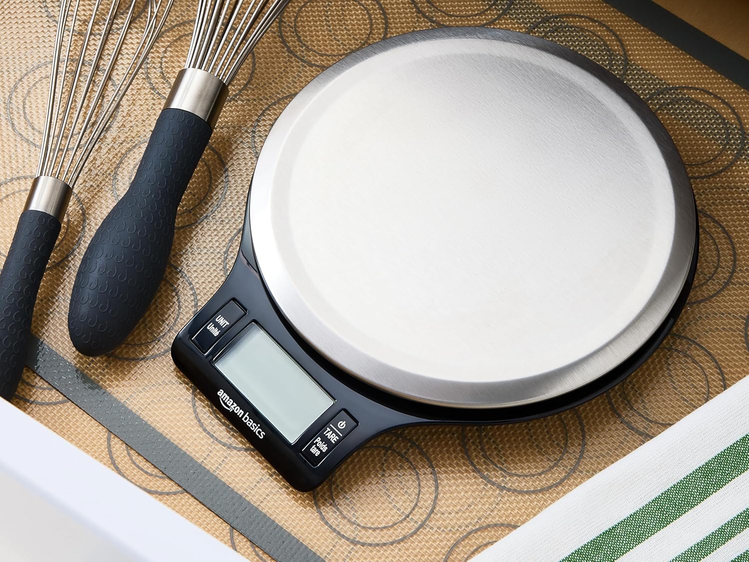 Amazon Basics Digital Kitchen Scale with LCD Display, Batteries Included, Weighs up to 11 pounds, Black and Stainless Steel - Image 4